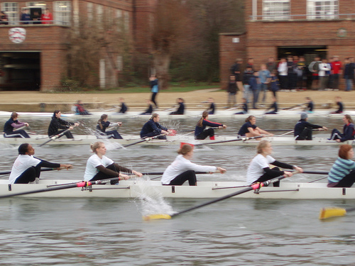 Wolfson novice women compete in Christ Church Regatta